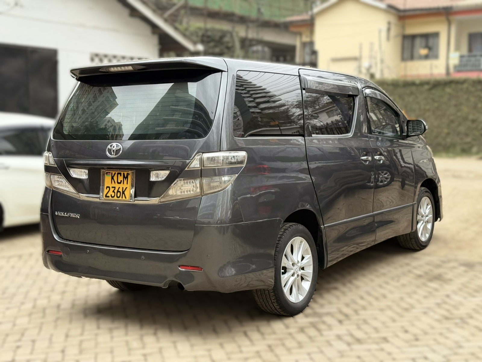 Toyota Vellfire 2010