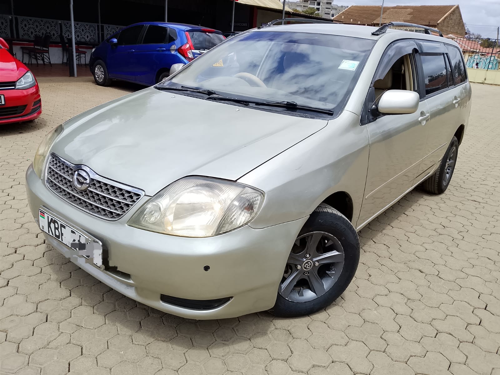 Toyota Fielder 2012