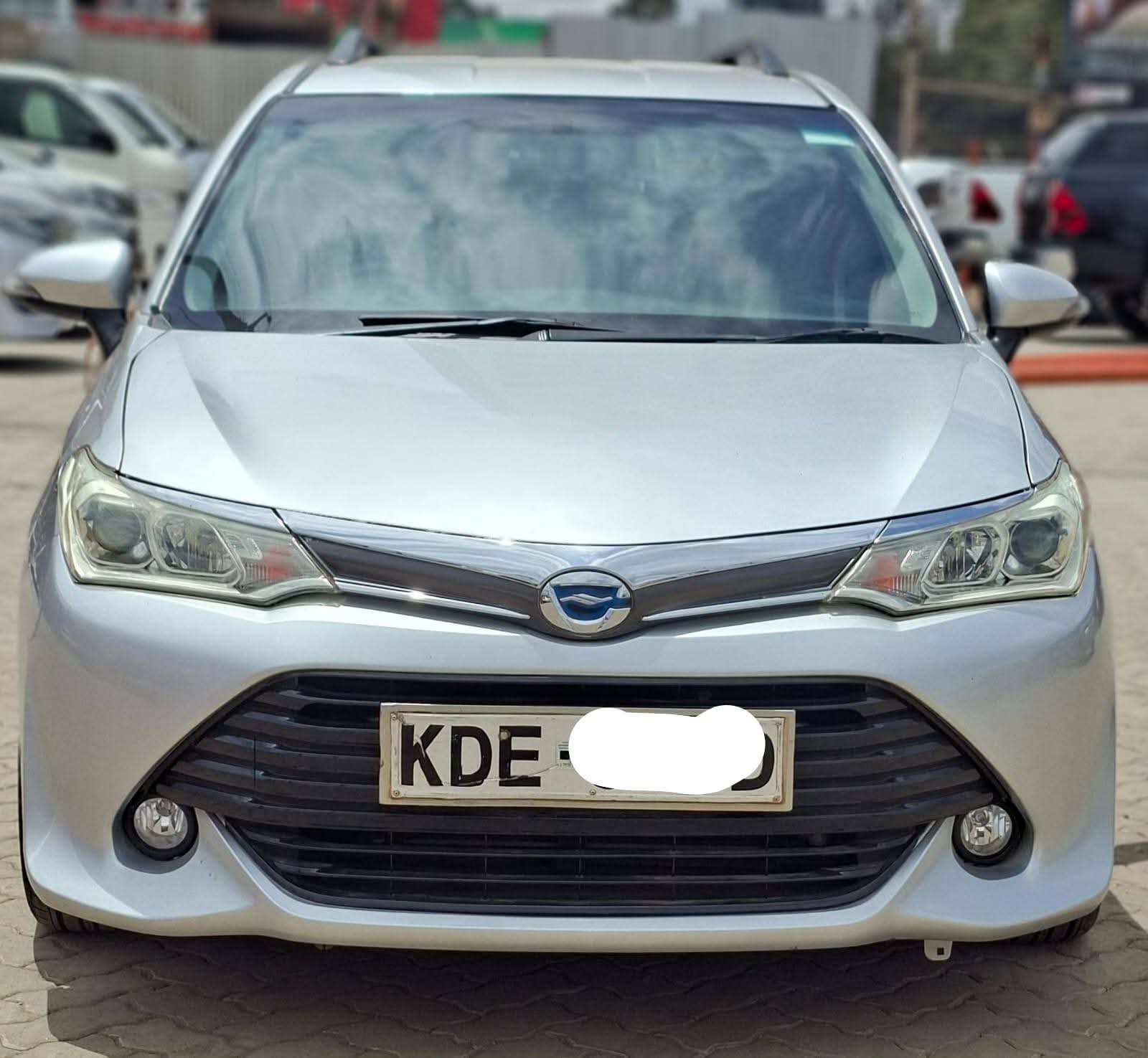 Toyota Fielder 2015