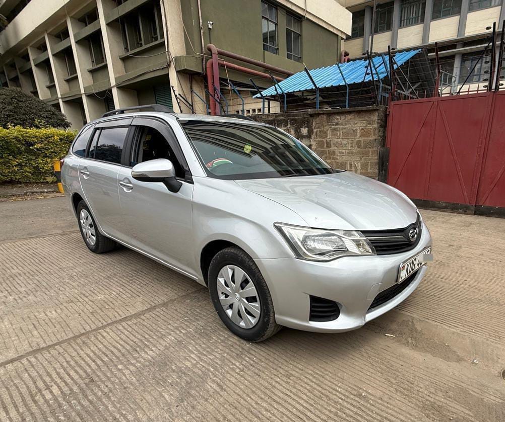 Toyota Fielder 2015