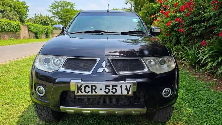 Mitsubishi L200 2011