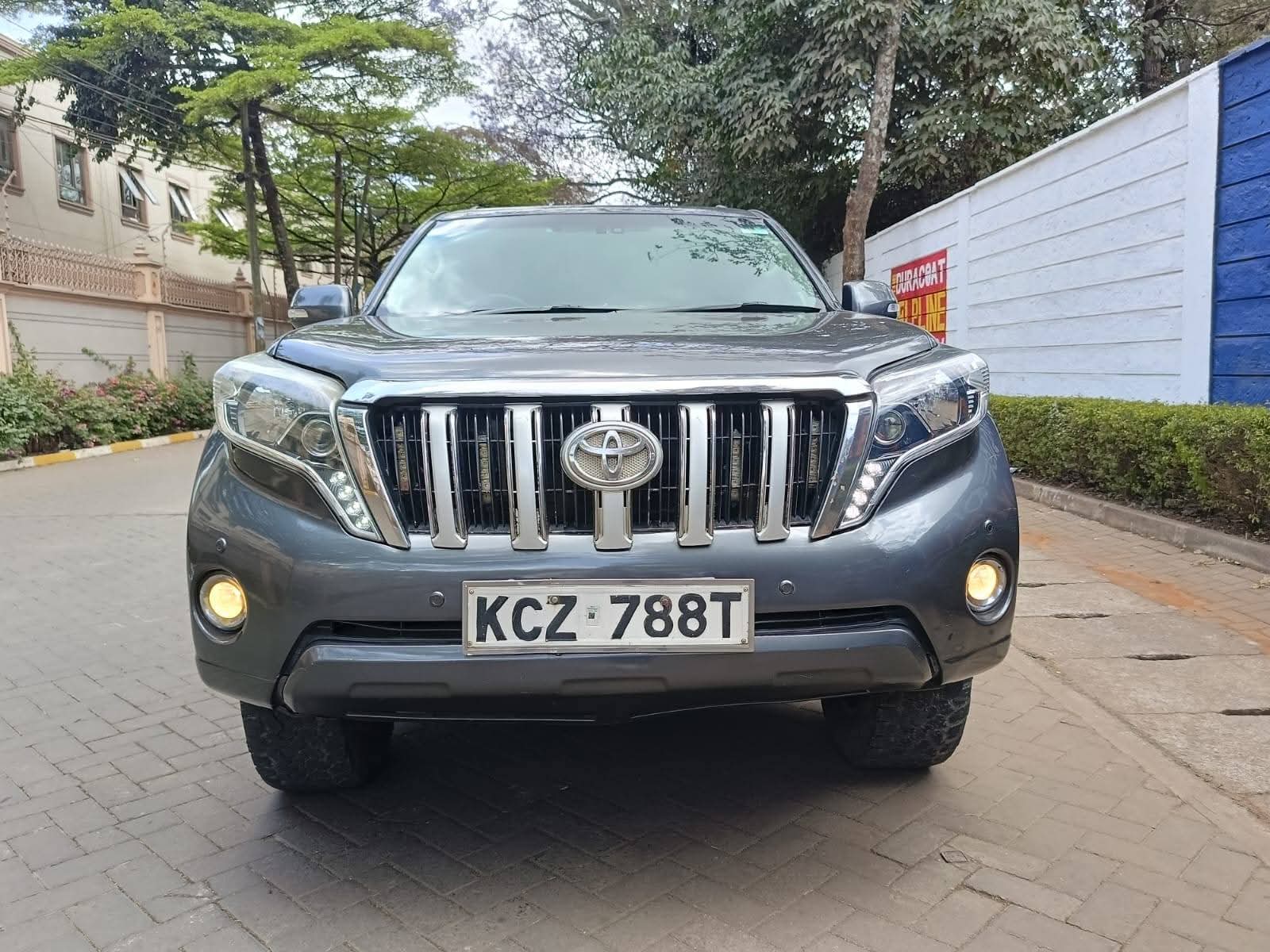 Toyota Land Cruiser 2013