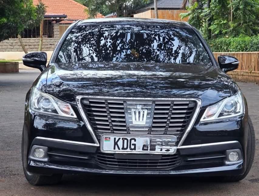 Toyota Crown 2014