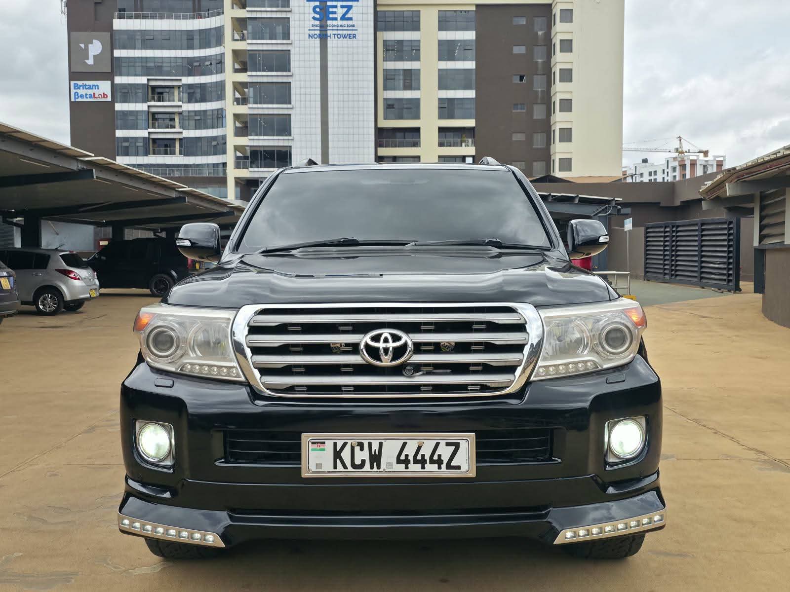Toyota Land Cruiser 2012