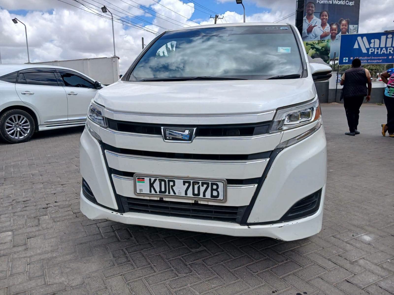 Toyota Noah 2018